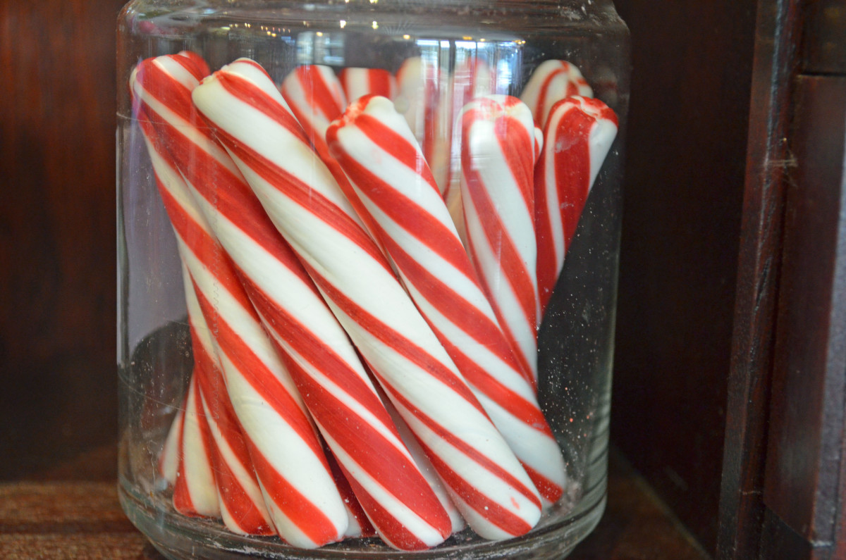Candy jars abound at Prineville Goody's.  One of many pretty and yummy choices.