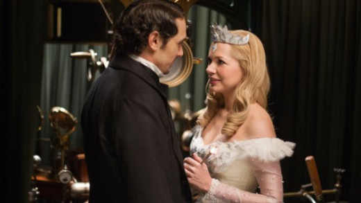 Oz (James Franco) and Glinda (Michelle Williams) discuss the future of the land of Oz in Sam Raimi's updating of the classic L. Frank Baum tales, Oz, the Great and Powerful