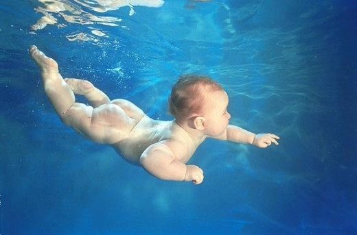 Babies can learn to swim, before they walk