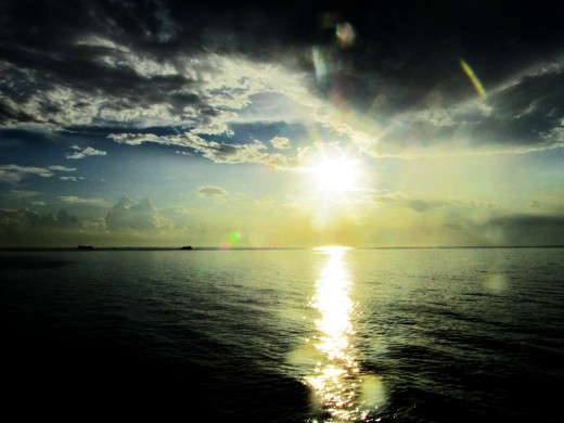 Just before the sun sets in Manila Bay!