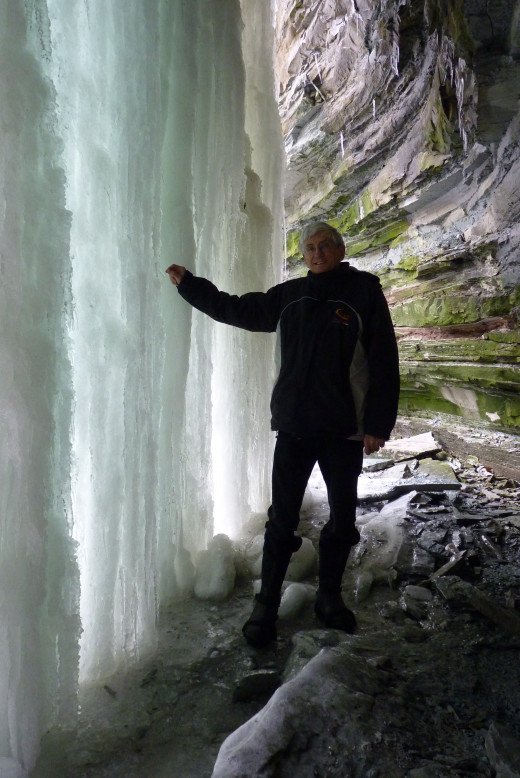 In winter Buttermilk Falls becomes a wall of ice and forms an ice cave between it and the rock wall. As it can be slippery, it is best to put "icers" over your boots for safety!