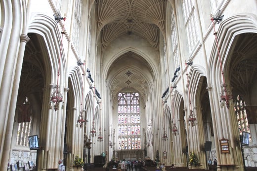 The nave with its spectacular fan-vaulted ceiling.