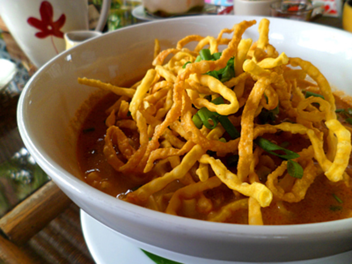 Khao soi curry noodle at Ginger & Kafe