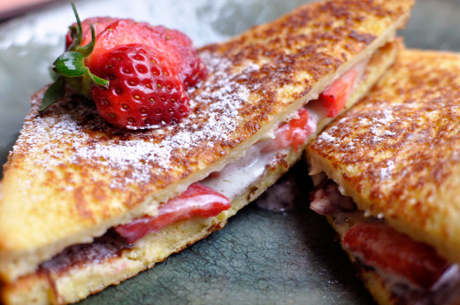 Strawberry Mascarpone Stuffed French Toast 