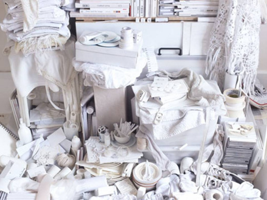 April's color is white