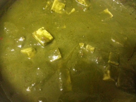 Palak Paneer Ready to eat (Cottage cheese in rich and nutritious Spinach Gravy)
