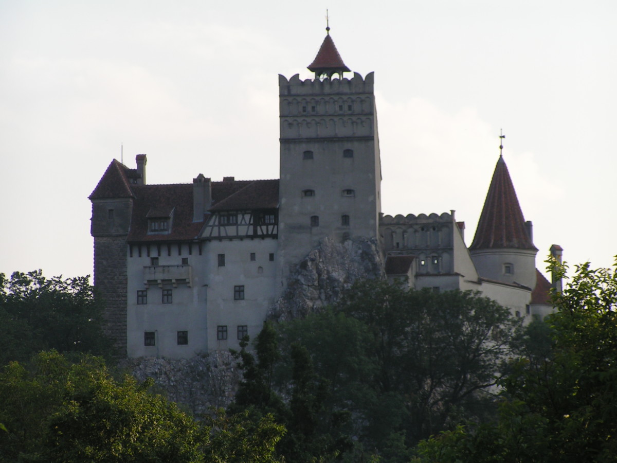 A real picture of Dracula's Castle!