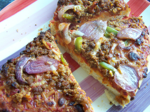 Top 10 Pizza Toppings: Chilli Beef Pizza with Onion and Green Peppers