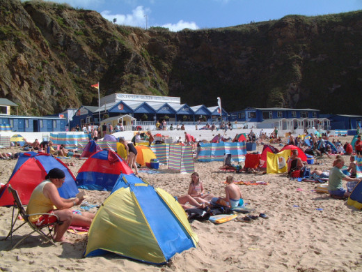 Beachside Restaurants in Newquay, Cornwall: Kitchen Bar, Lusty Glaze Beach.