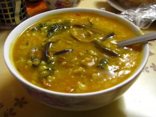 Vietnamese eel porridge, Cháo Lươn, is a delicacy  best to be tried in Vinh city, Nghe An.