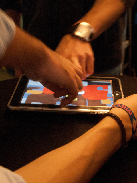 Play together or remotely with iOS games