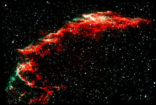 Antonio Ferretti Albert Martínez Castillo Gárgoles de Arriba – España – 22 e 25 Agosto 2006 NGC 6992 – Nebulosa Velo del Cigno “Veil Nebula” Distanza 1.500 ani luce Costellazione del Cigno Strumentazione: Takahashi TOA 130 a f 5,8 L.F. 754 mm; MontaA