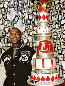 Don't think for one second that Lebron wasn't involved in the design and spec's of this cake. King James in full effect. 