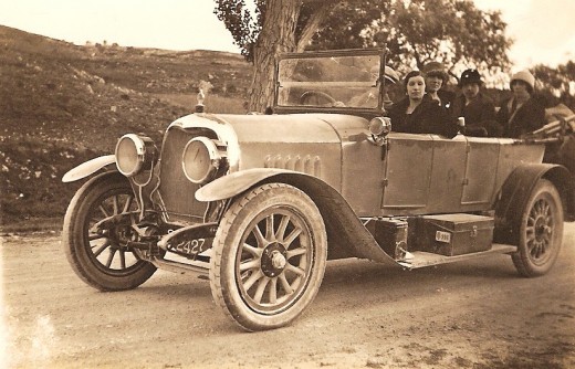 Picture Of An Old Car