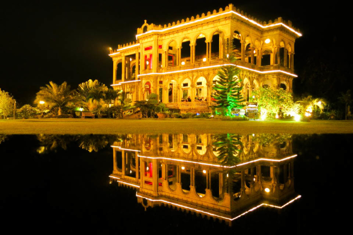 Be amazed by the Ruins in Talisay City (30-40 minutes away from Bacolod)!