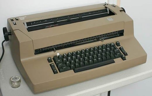 Beige selectric typewriter 