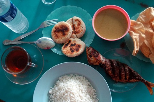A typical Maldivian meal: ''masriha''  pastries, masriha fish curry, papadhu, grilled fish, rice and sweet black tea.