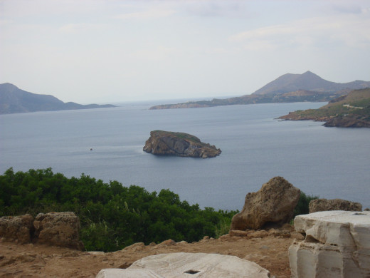 The rain stopped and the sun came out. Here's a view of the sea taken from the hill where the Parthenon stands.
