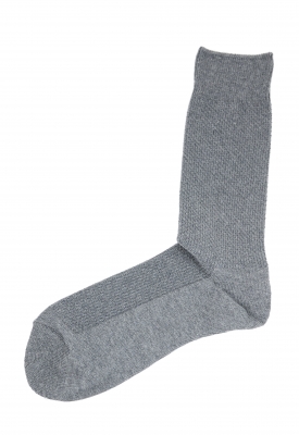 A pleasant generic sock with no logos. It feels nice. 
