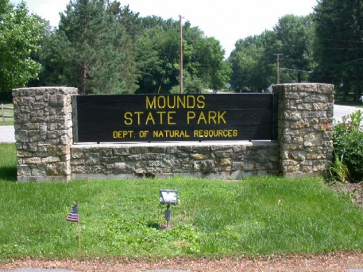 The entrance to Mounds State Park in Anderson, Indiana