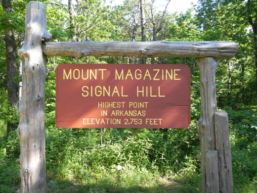 The sign at the top of Arkansas. 