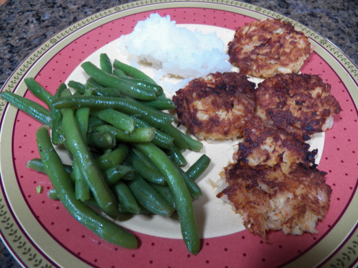 Try this Best Healthy Crab Cake recipe for a scrumptious dinner.