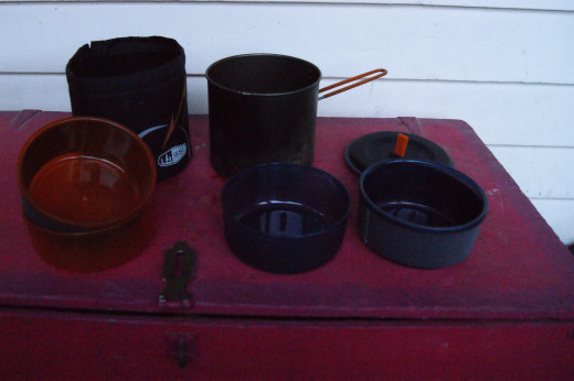 GSI cooking pot with bowls