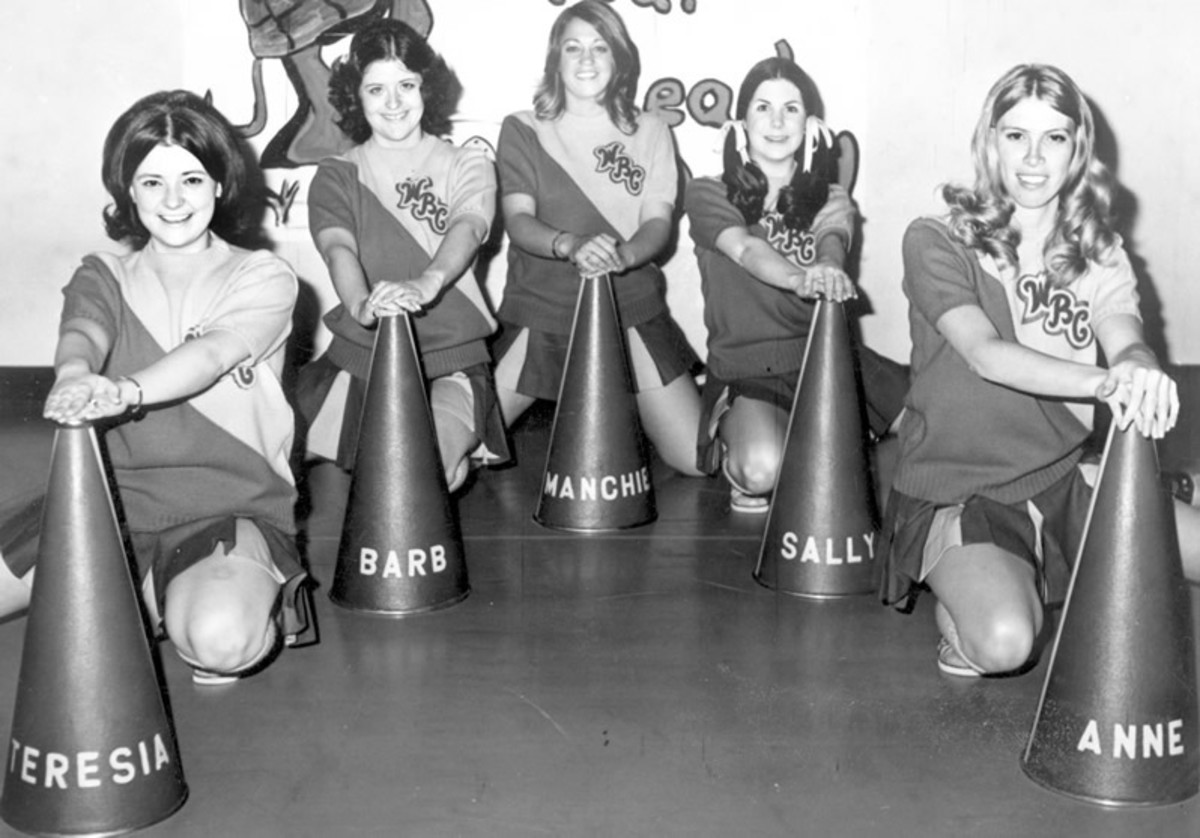 Cheerleaders from the 1970s