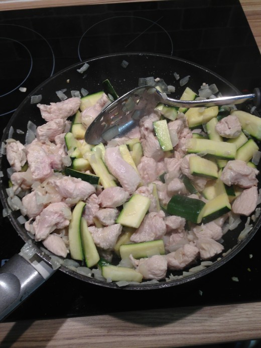 Stir-fry your turkey, courgettes, garlic and shallots
