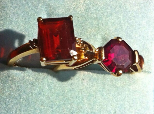 As you can see the colours of even the red garnets are varied, from the deep red to the more pinker smaller stone