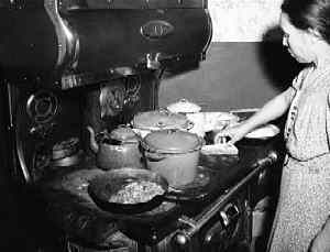 Cooking in 1943, Library of Congress
