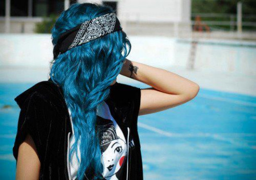 5. Blue Hair Ends: How to Keep the Color Vibrant - wide 1