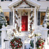 Home Decor Ideas - Evergreen Holiday Wreaths on Windows