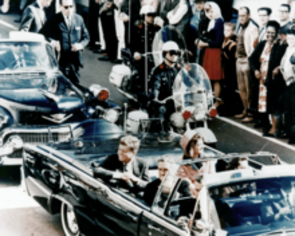 President Kennedy And Jackie Kennedy Before The Shots Were Fired.