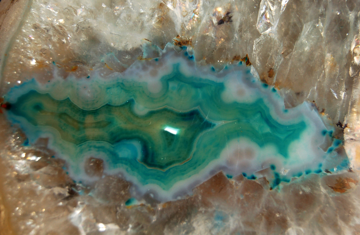 Agate or Emerald - The Eighth Stone in Aaron's Breastplate
