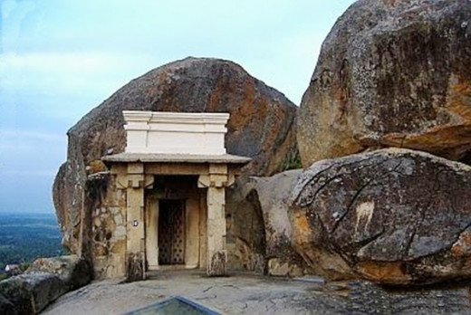 Bhadrabahu Gupha at Chandragiri Hill, Shravanabelagola