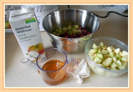 These simple ingredients are all you need to make delicious, home made fruit compote