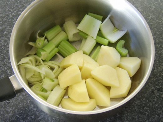 Chopped potato, celery and fennel