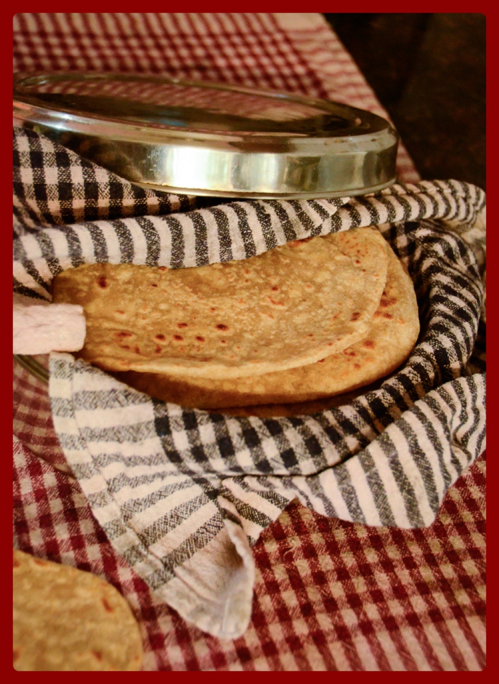 How to make Chapati - an easy Indian Flatbread Recipe for Beginners ...