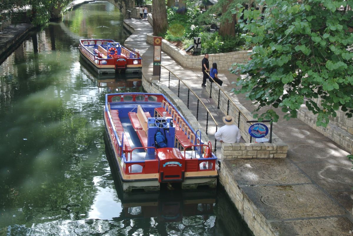 Boat tours on the San Antonio River Walk