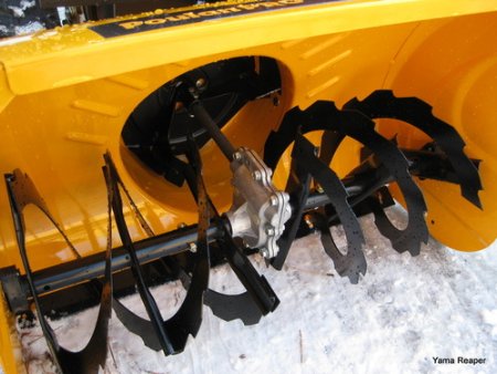 The Poulan Pro PR291E30 is what I'd call the perfect Snow Thrower for clearing side walks. With a 30 Inch wide clearance you can clear them with one pass. It's also got enough power at 291 cc to handle a large amount of snow pack. 