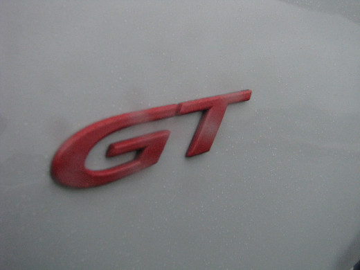 R8 GT badging