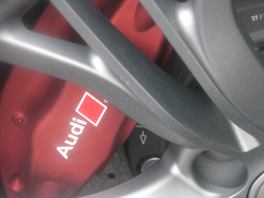 R8 GT brakes