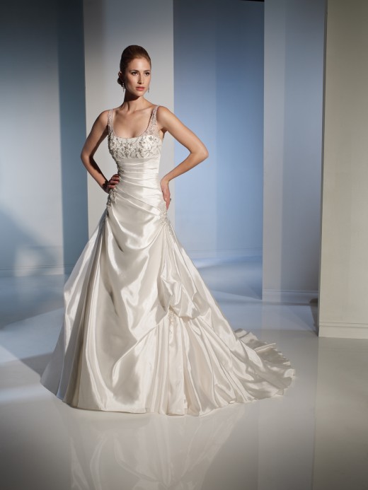 Traditional style, appliques and fabrics make this a breath taking feature. 2014 Spring Collection