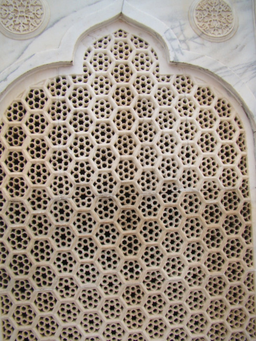 Jali work of Taj Mahal; Pure Marble work