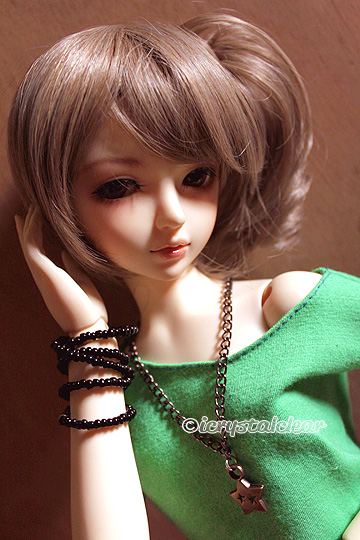 This is Stardust, my very first ball-jointed doll. It's almost 3 years since I bought her. 