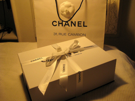 Chanel 2.55 Handbag is your next gift! Dream it!