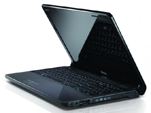 Dell's Inspiron 15R laptop comes with a 4th Generation Intel® Core™ i5 processor, Windows 8, 6GB memory and 500GB hard drive.