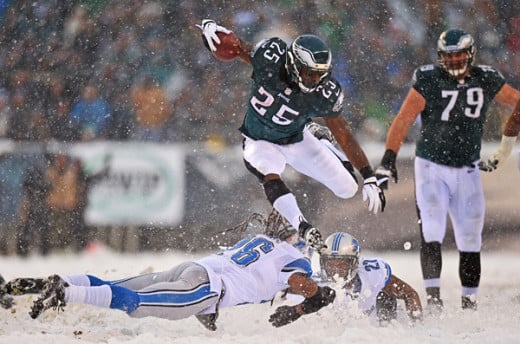 LeSean McCoy sets career-high with 217 yards against Lions in the snow