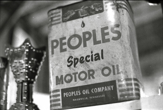 Classic can of motor oil